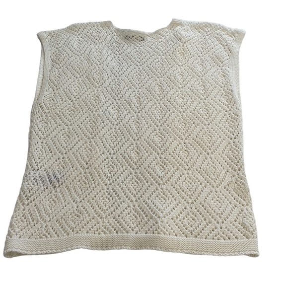 𝅺B. Young Knitted Vest - Size Medium - Picture 2 of 7